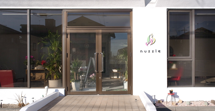 nuzzle / 三ツ井 卓也